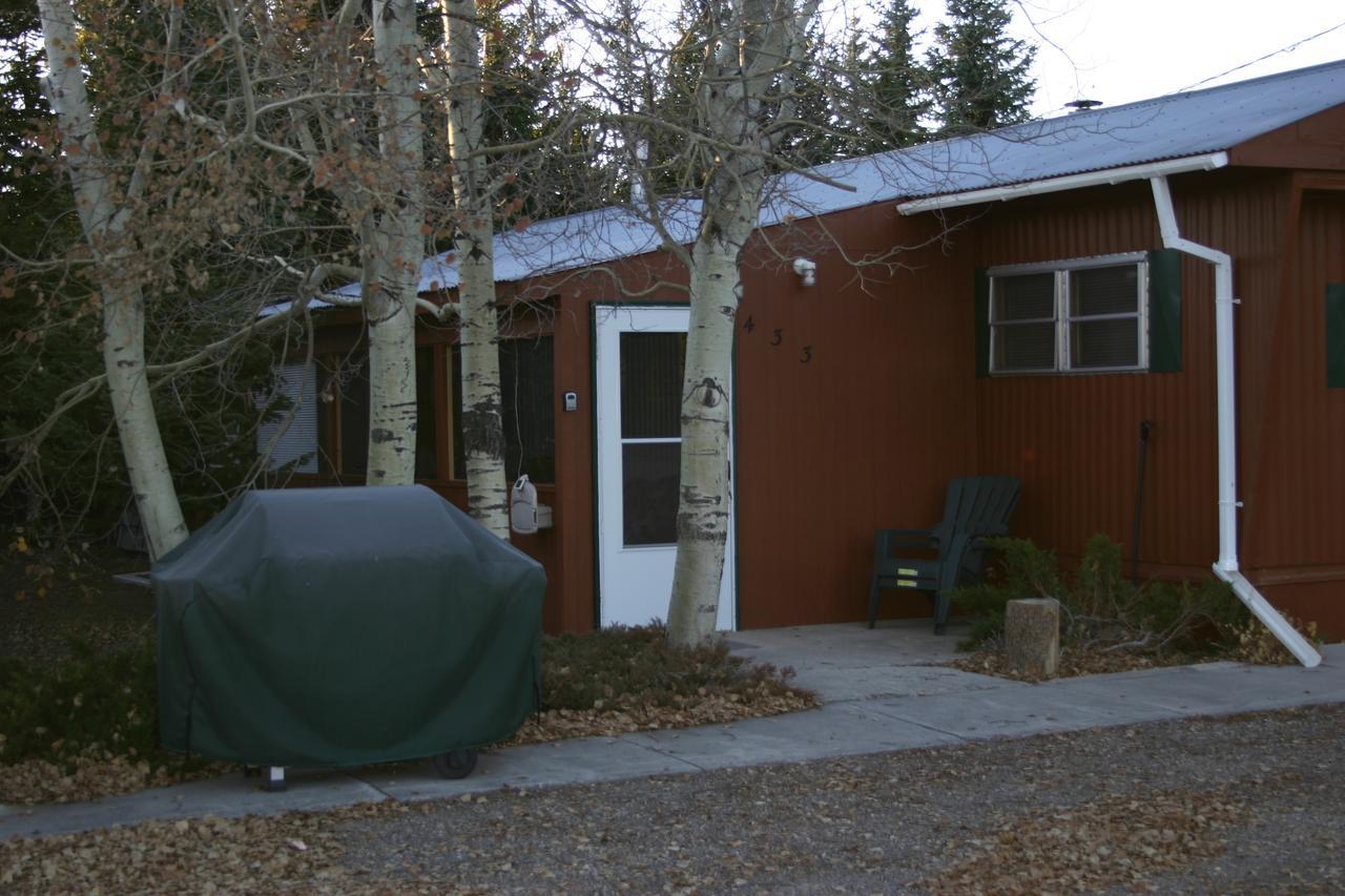 Yellowstone Wildlife Cabins West Yellowstone Kültér fotó